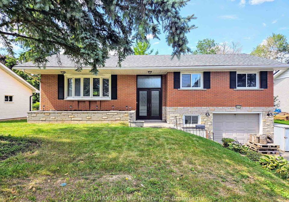 439-queen-street-e-e-wellington-north-ontario-x12320549