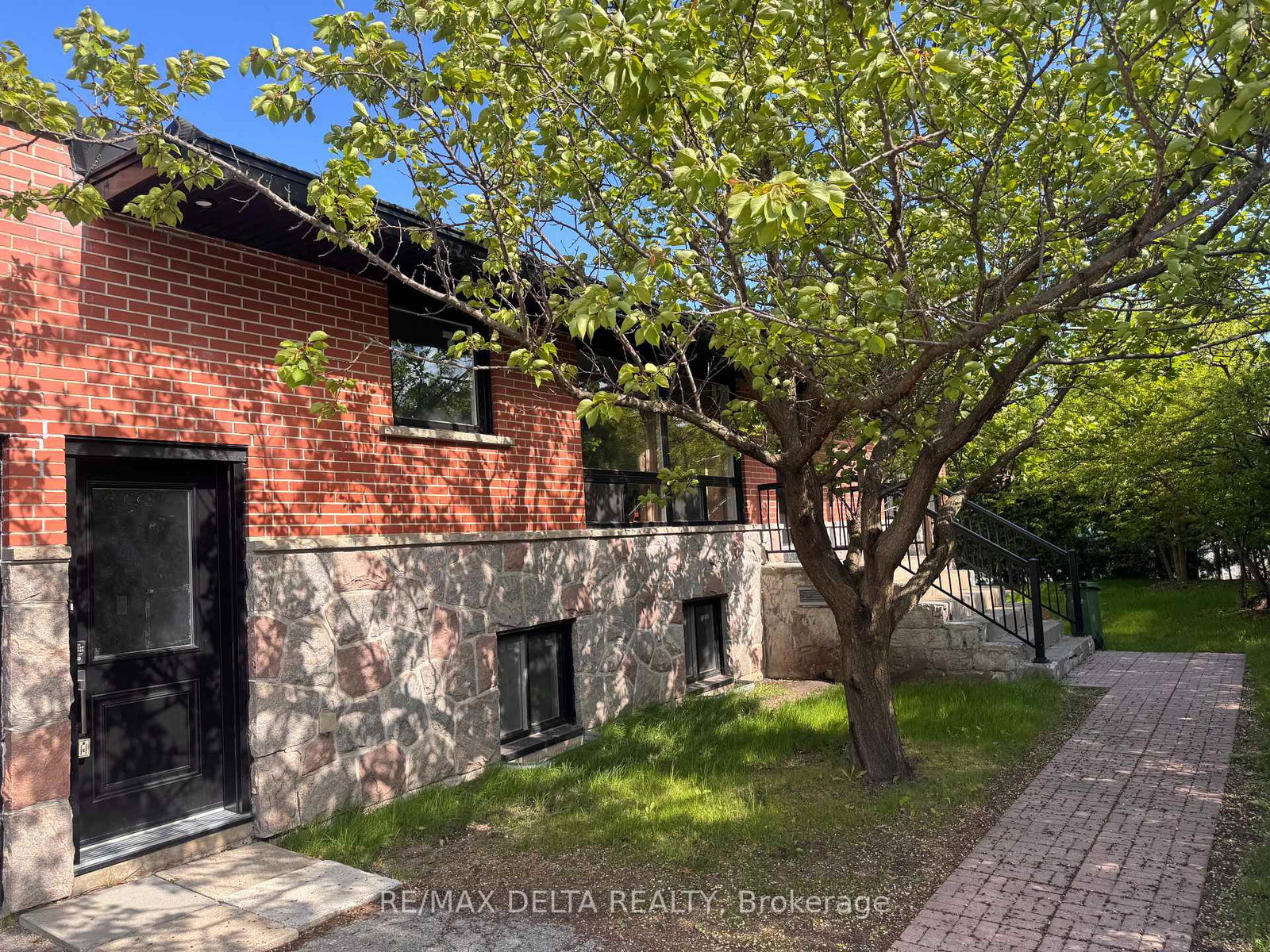 981-lola-street-e-e-ottawa-ontario-x12320674