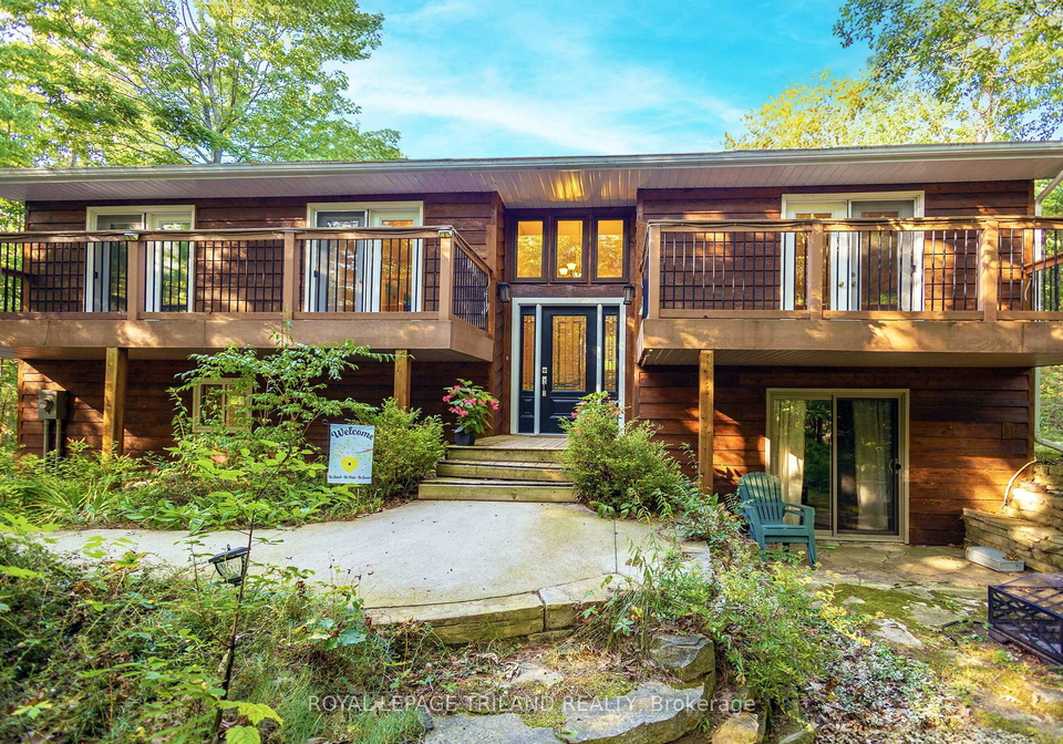 10441-huron-wood-drive-lambton-shores-ontario-x12321103