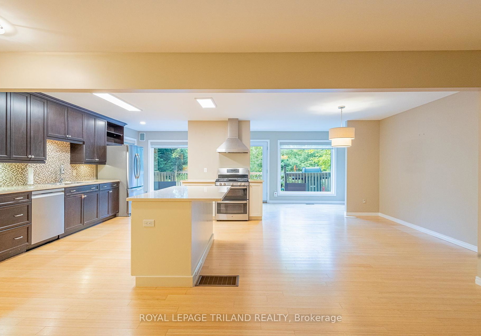 10441-huron-wood-drive-lambton-shores-ontario-x12321103