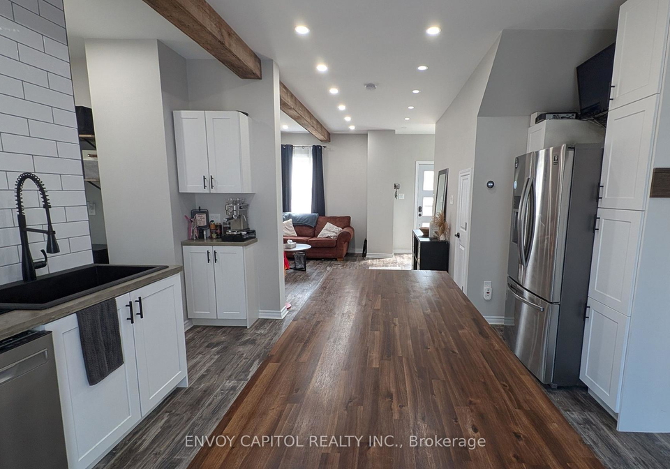 61-simcoe-street-kawartha-lakes-ontario-x12321221