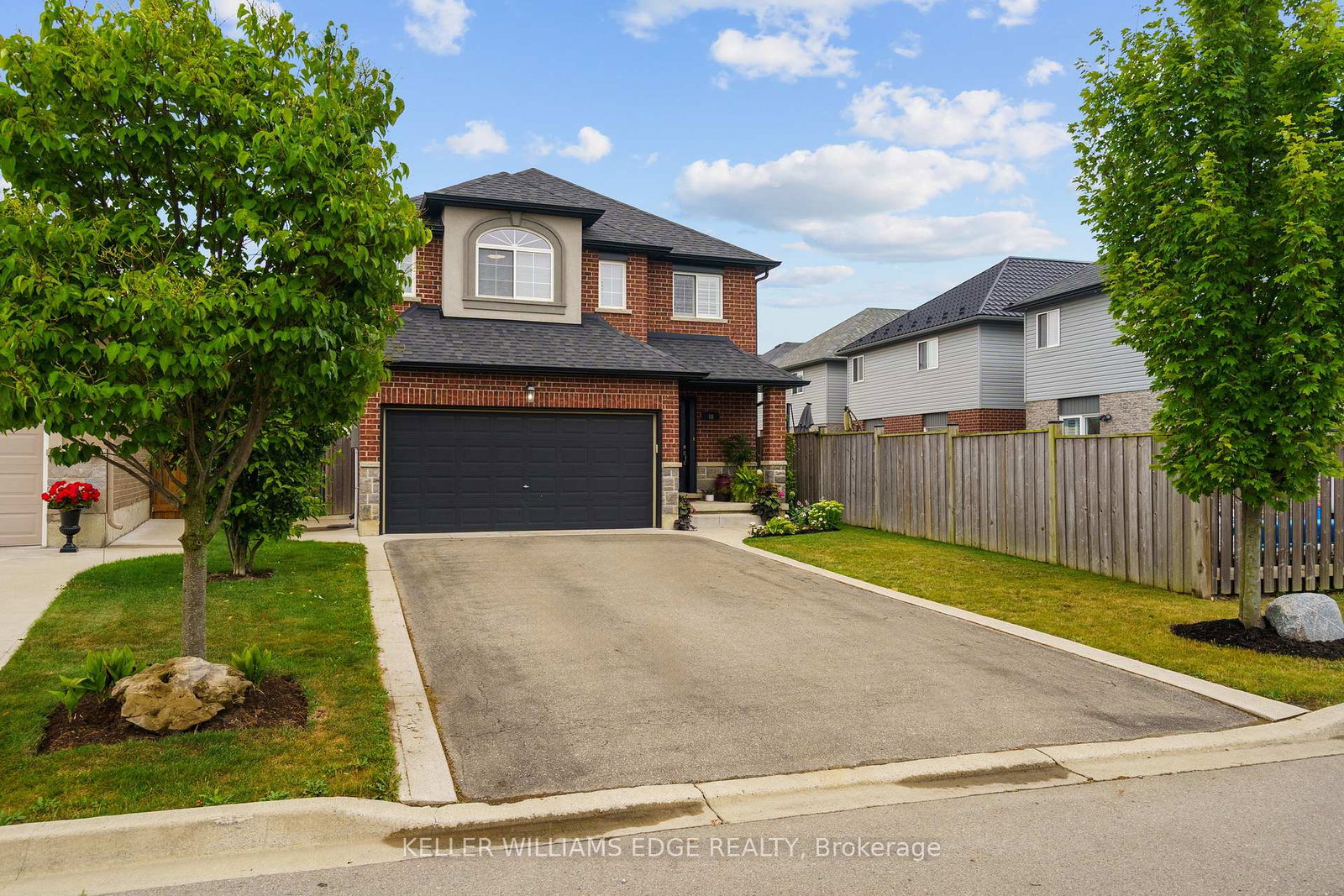 40-stoneglen-way-hamilton-ontario-x12321355