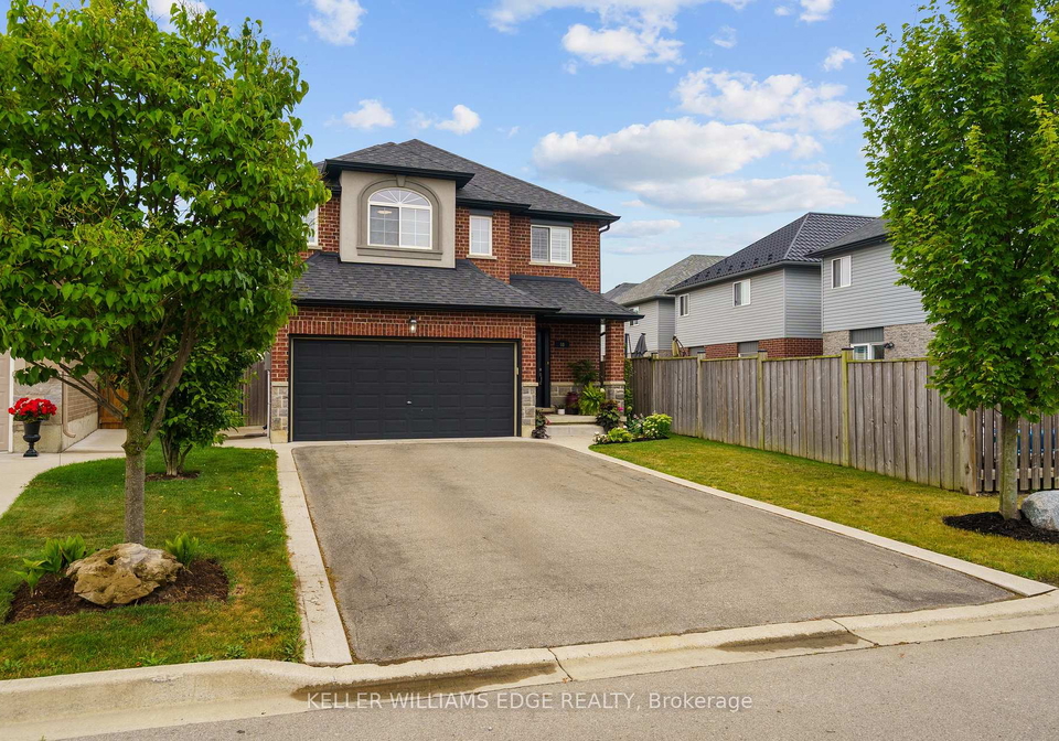 40-stoneglen-way-hamilton-ontario-x12321355
