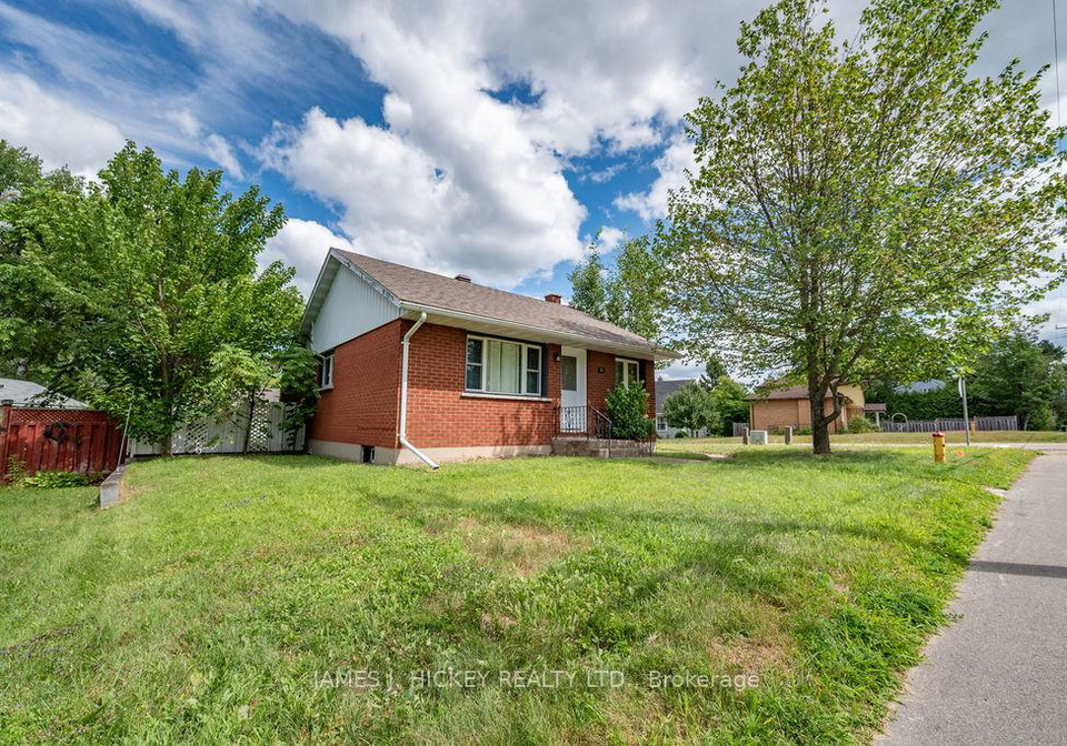 31-glendale-avenue-deep-river-ontario-x12321622