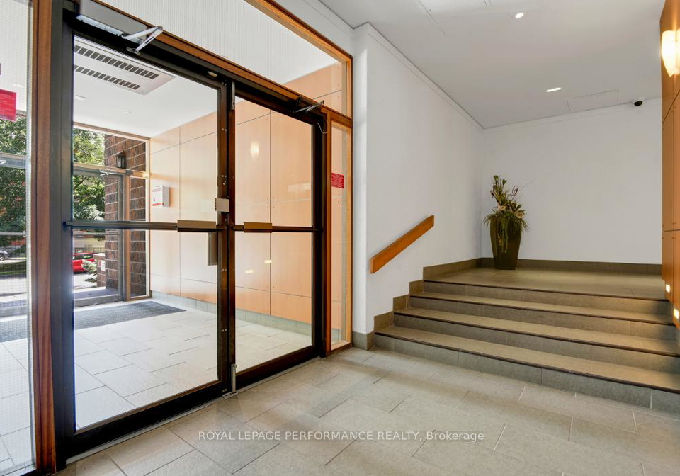 373-laurier-avenue-e-e-ottawa-ontario-x12322105