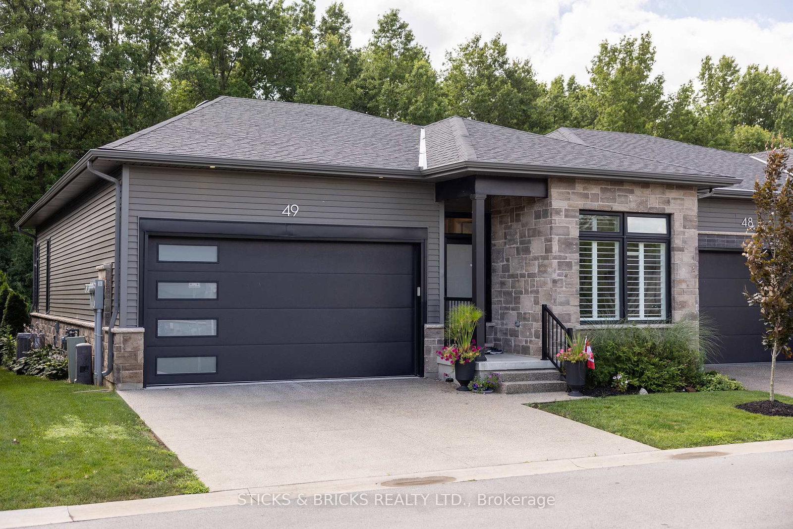 8974-willoughby-drive-niagara-falls-ontario-x12322377
