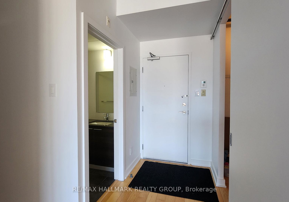 354-gladstone-avenue-ottawa-ontario-x12322473