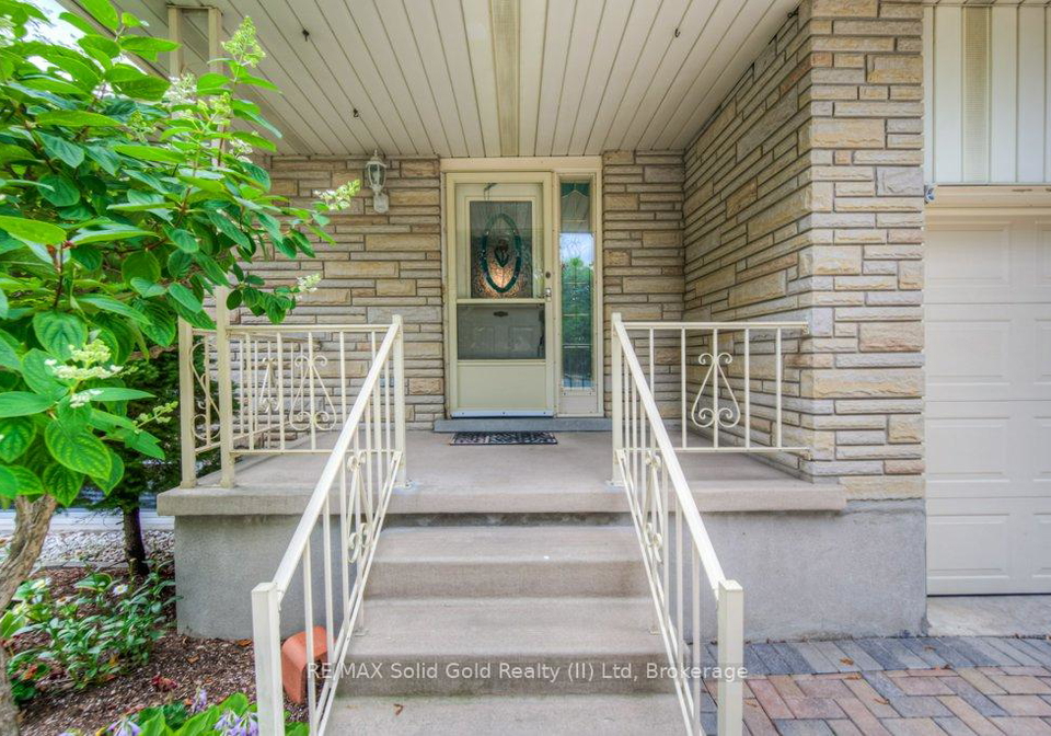 16-wolfes-court-kitchener-ontario-x12323583
