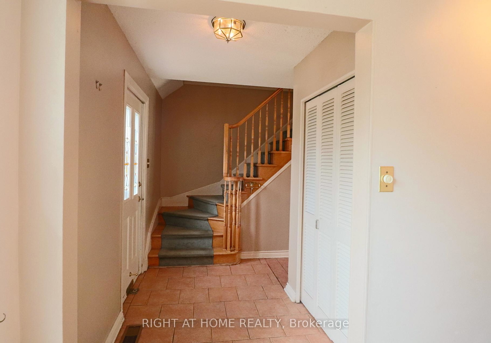 841-thorndale-drive-ottawa-ontario-x12323614