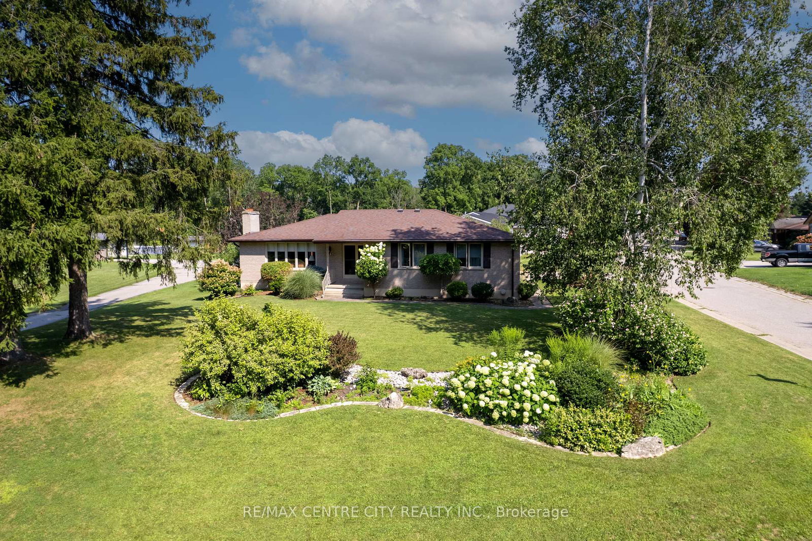 115-hull-road-strathroy-caradoc-ontario-x12323800