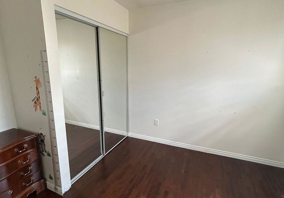 19-glenayr-street-hamilton-ontario-x12324157