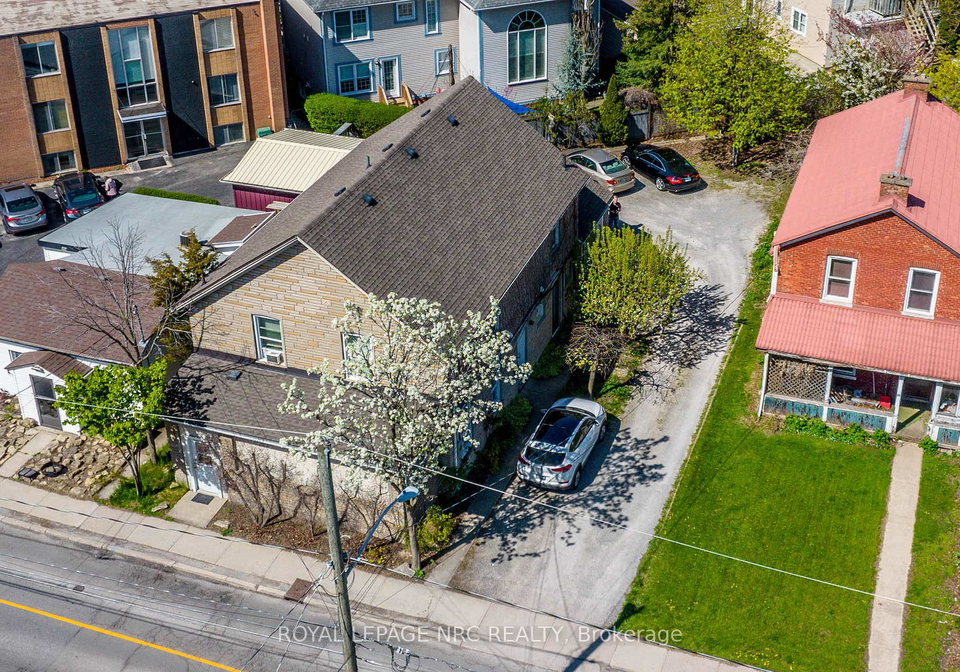 33-lake-street-st-catharines-ontario-x12324597