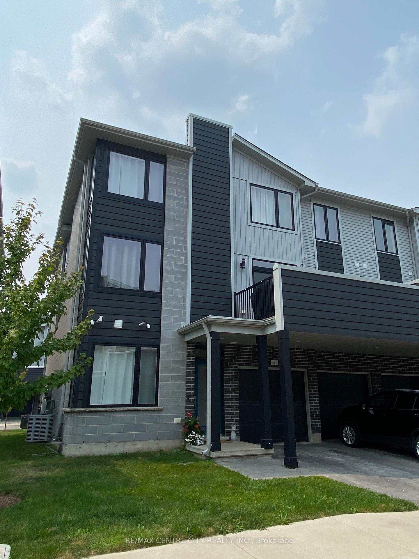 17edgevalley-road-london-east-ontario-x12324672