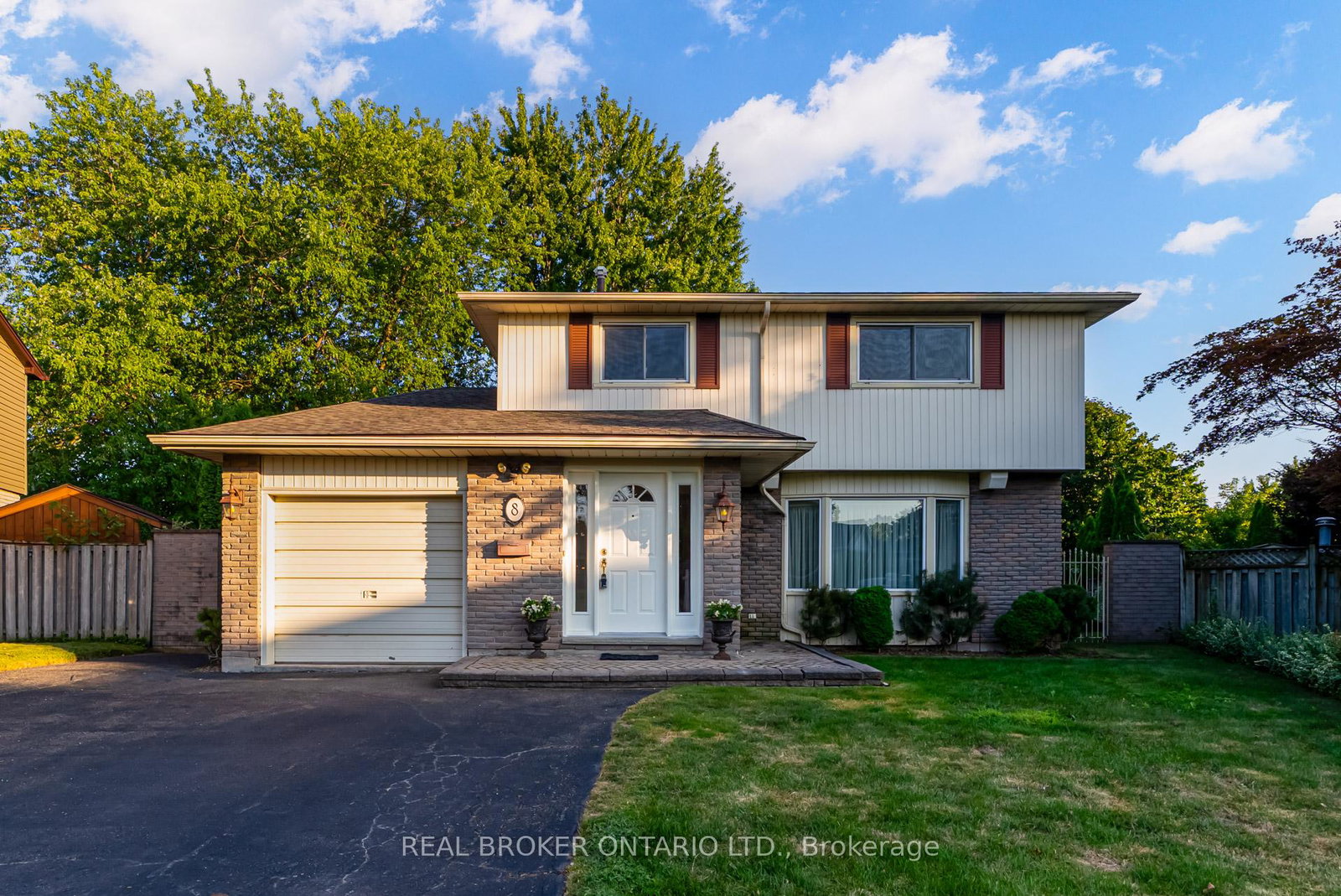 8-mariners-court-st-catharines-ontario-x12325187
