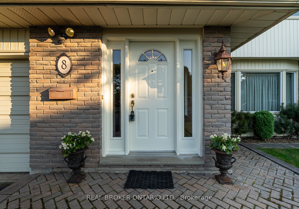 8-mariners-court-st-catharines-ontario-x12325187