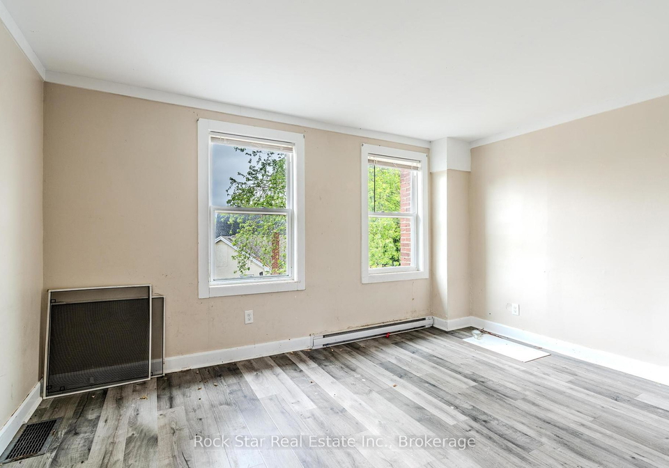108-niagara-falls-road-thorold-ontario-x12325546