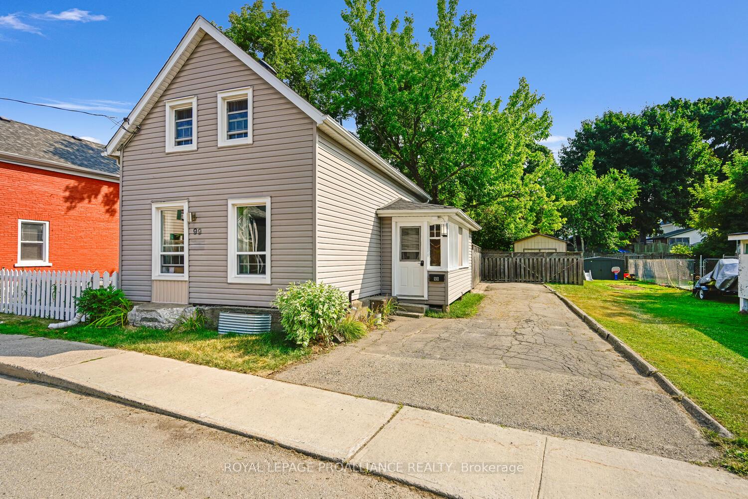 99-john-street-brockville-ontario-x12325625