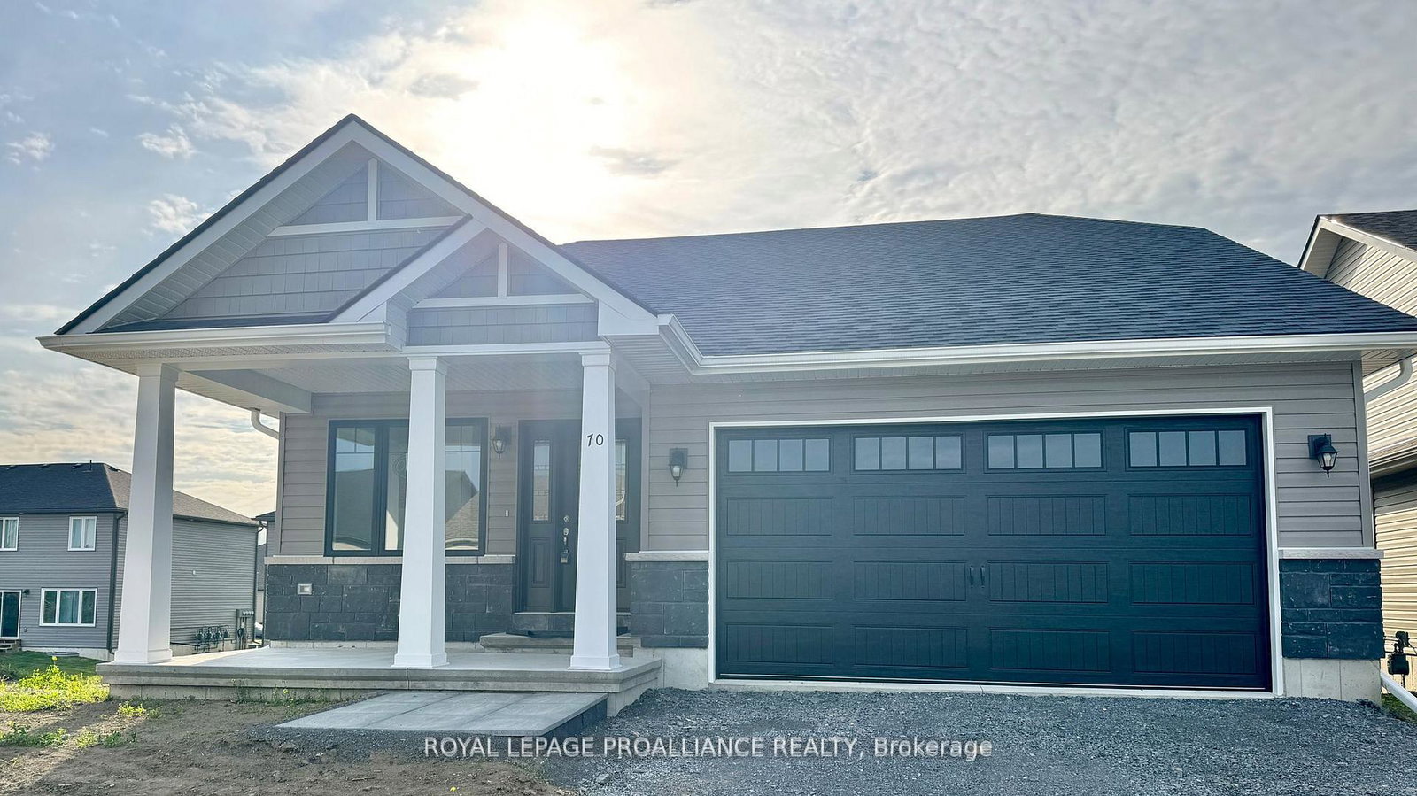 72-stirling-crescent-prince-edward-county-ontario-x12326010