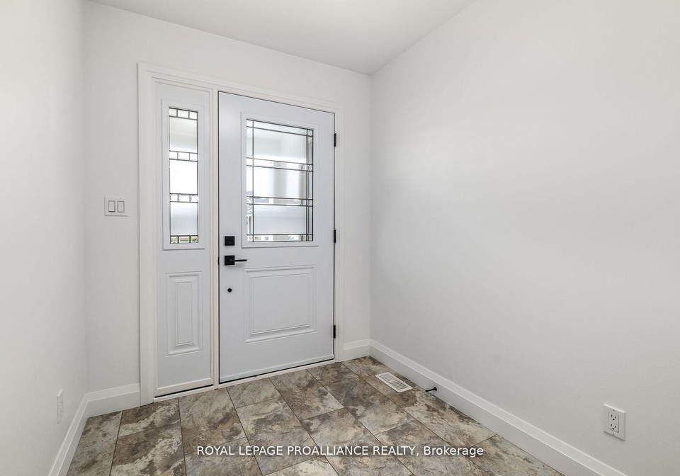 72-stirling-crescent-prince-edward-county-ontario-x12326010