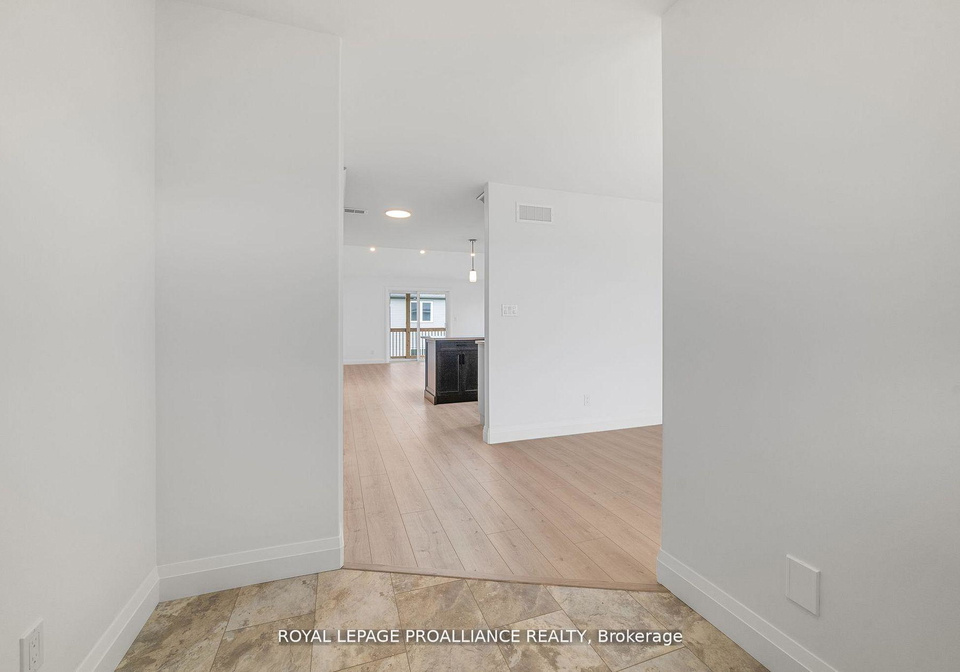 72-stirling-crescent-prince-edward-county-ontario-x12326010