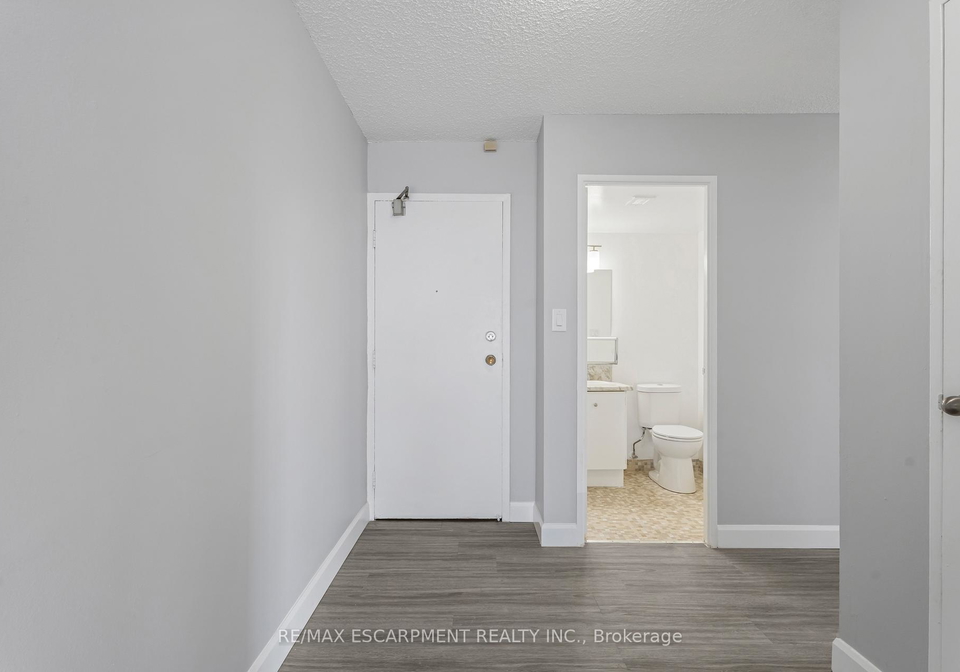 150-charlton-avenue-e-e-hamilton-ontario-x12326182