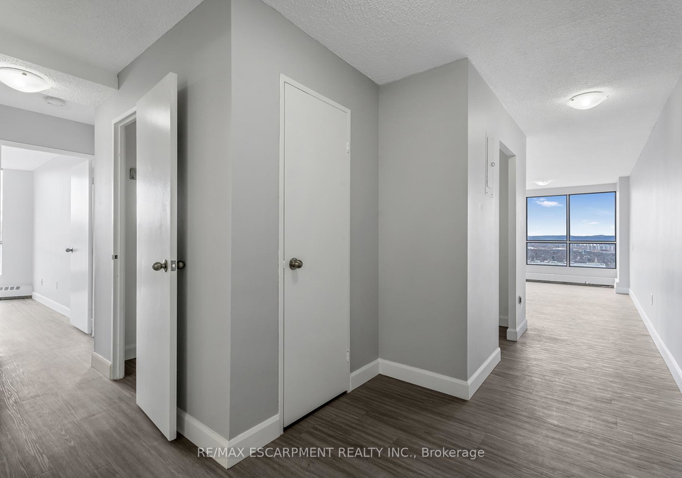 150-charlton-avenue-e-e-hamilton-ontario-x12326182