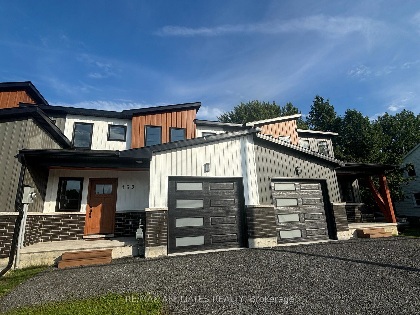 19b-dundas-street-south-dundas-ontario-x12326926
