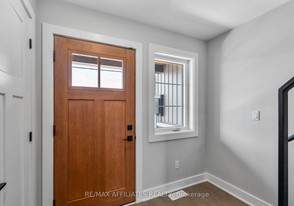 19b-dundas-street-south-dundas-ontario-x12326926