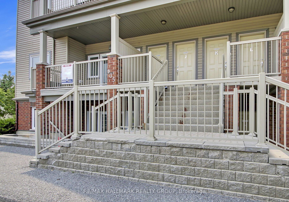 135-harthill-way-ottawa-ontario-x12327065