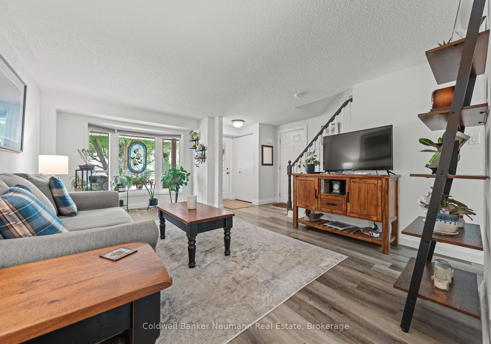 625-holman-crescent-centre-wellington-ontario-x12327840