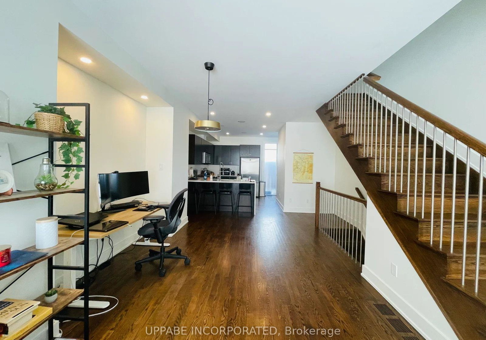 104-jemruss-private-ottawa-ontario-x12328098