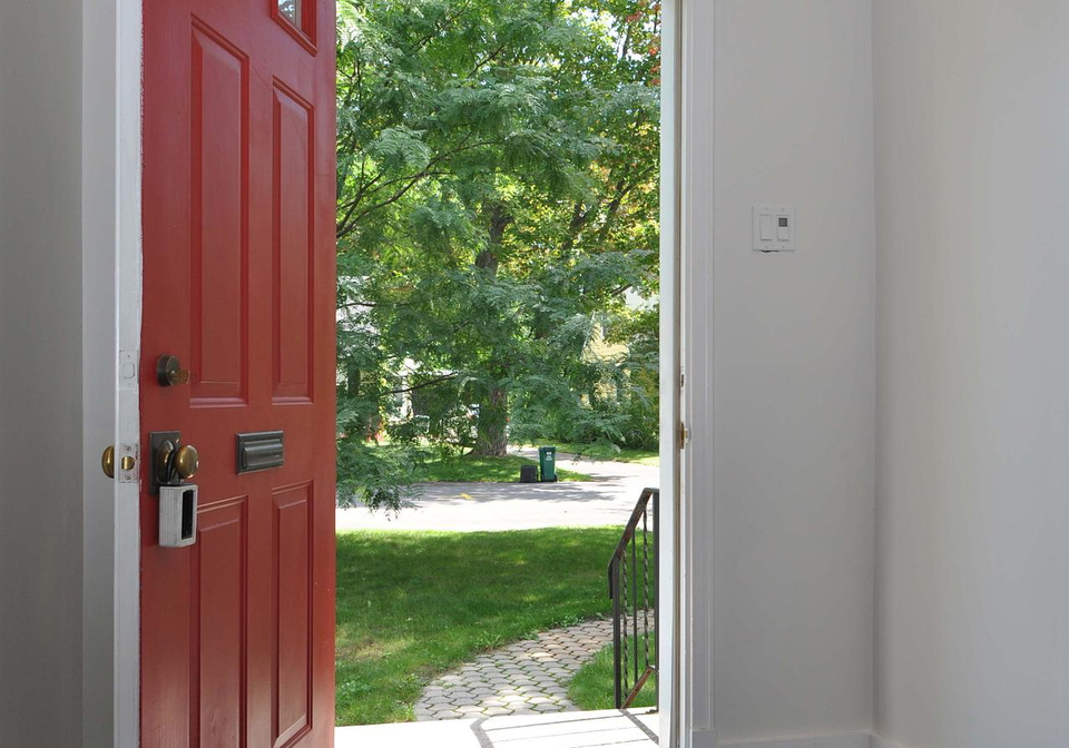 4-braemar-street-ottawa-ontario-x12328129