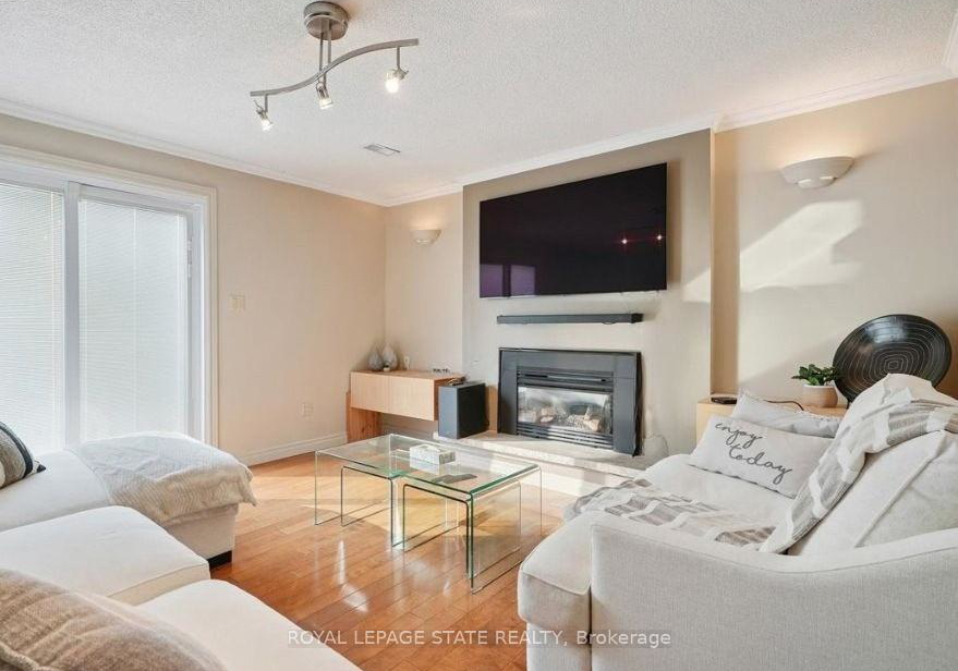 16-stella-court-hamilton-ontario-x12328420