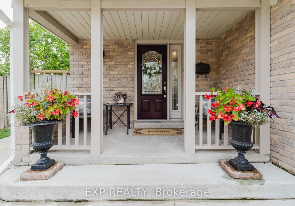 8-viva-court-hamilton-ontario-x12328858