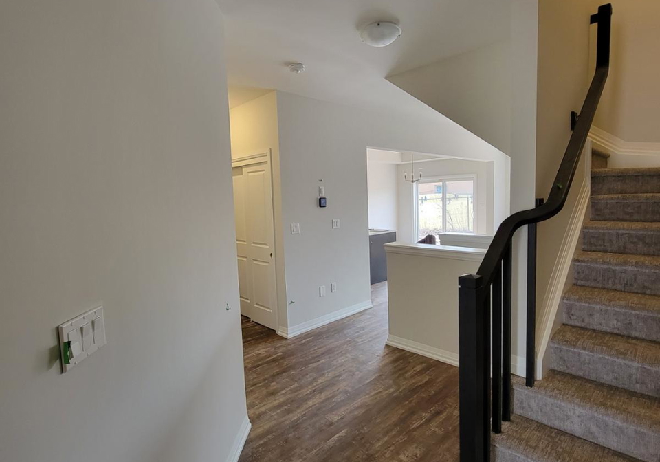 4552-portage-parkway-niagara-falls-ontario-x12328998