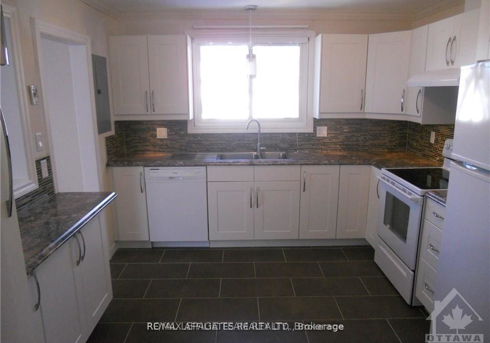 77-burland-street-ottawa-ontario-x12329028