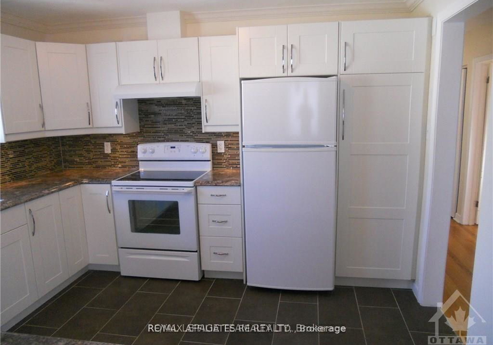 77-burland-street-ottawa-ontario-x12329030