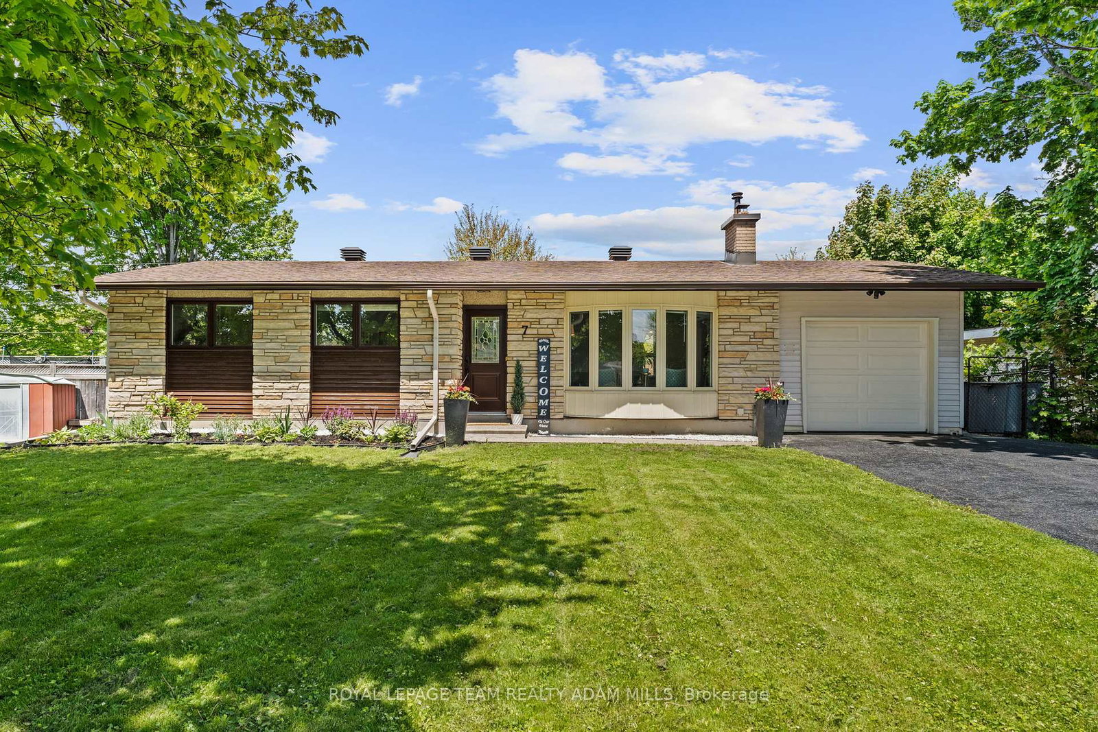 7-elterwater-avenue-ottawa-ontario-x12329447