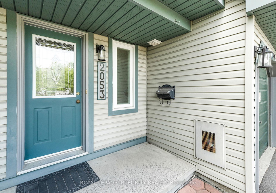 2053-avenue-o-ottawa-ontario-x12329616