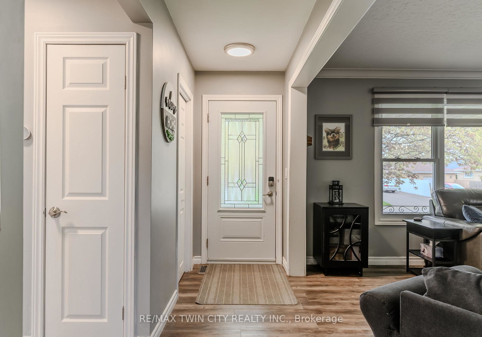 8-pembroke-avenue-brantford-ontario-x12329640
