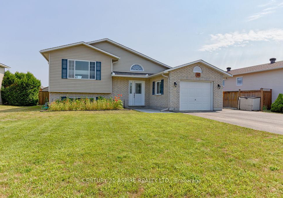 16-winfield-street-petawawa-ontario-x12329670