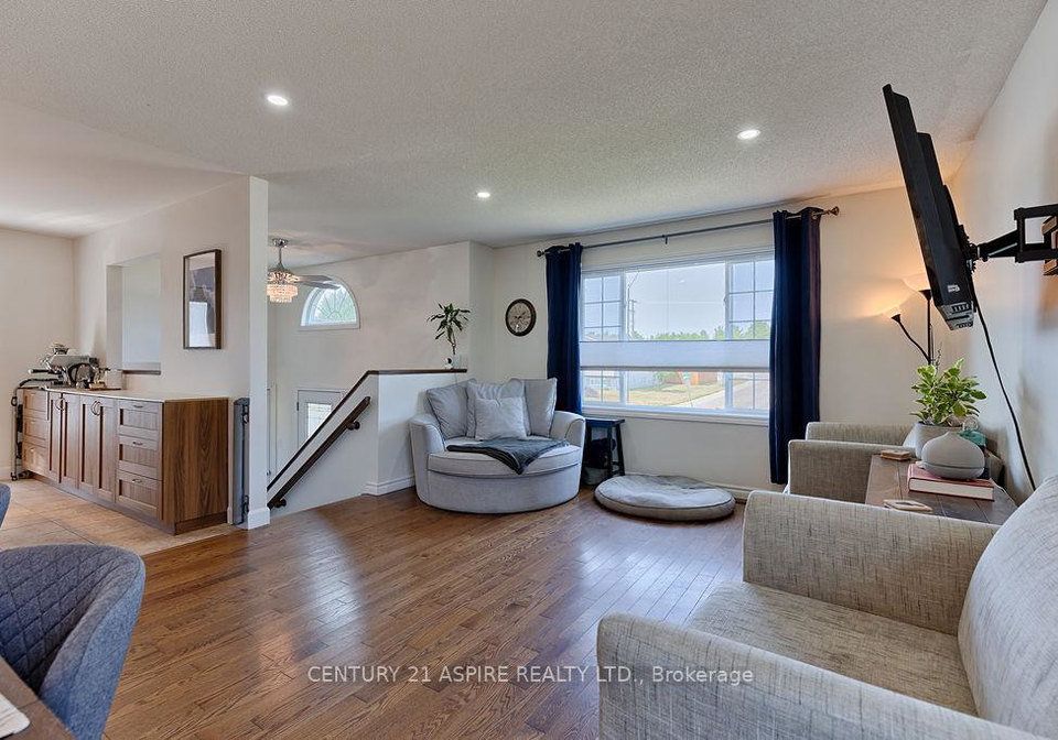 16-winfield-street-petawawa-ontario-x12329670