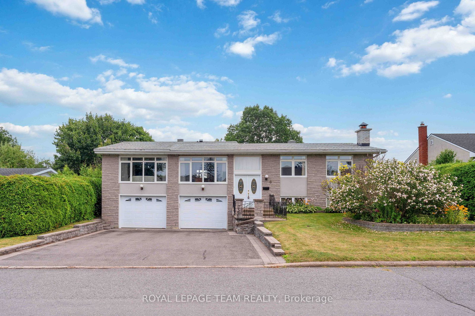 8-oakwood-avenue-ottawa-ontario-x12329710