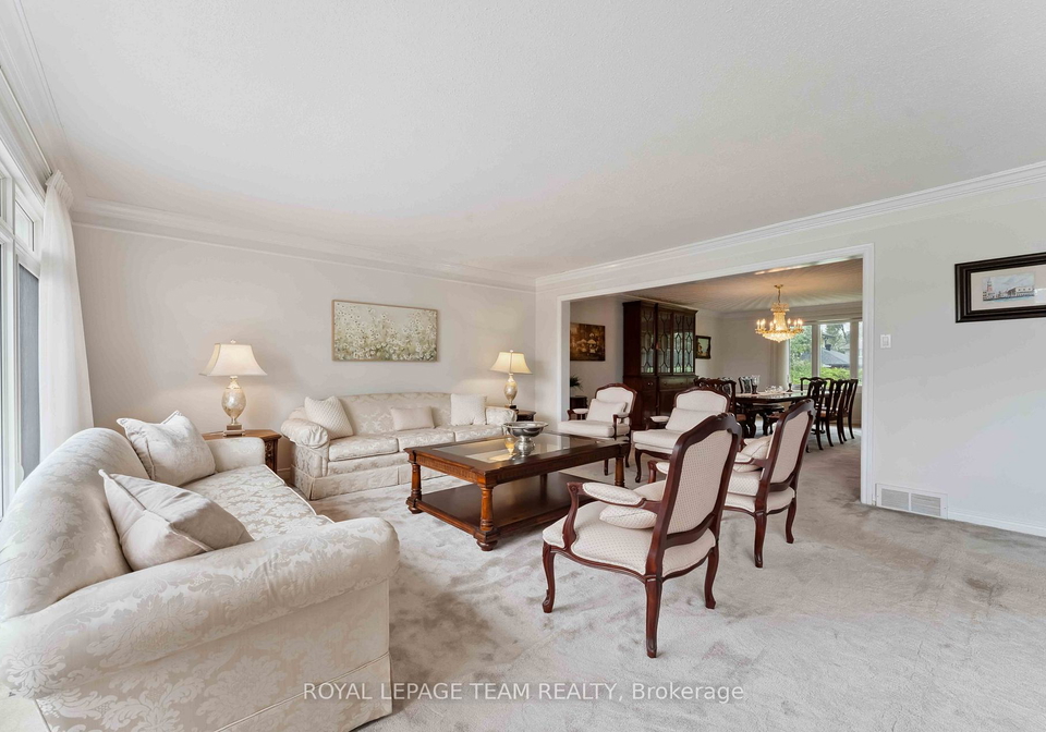 8-oakwood-avenue-ottawa-ontario-x12329710
