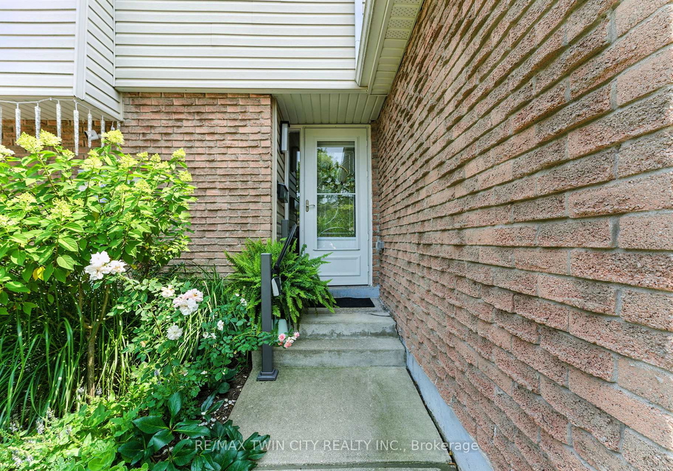 68-westmount-mews-cambridge-ontario-x12329883