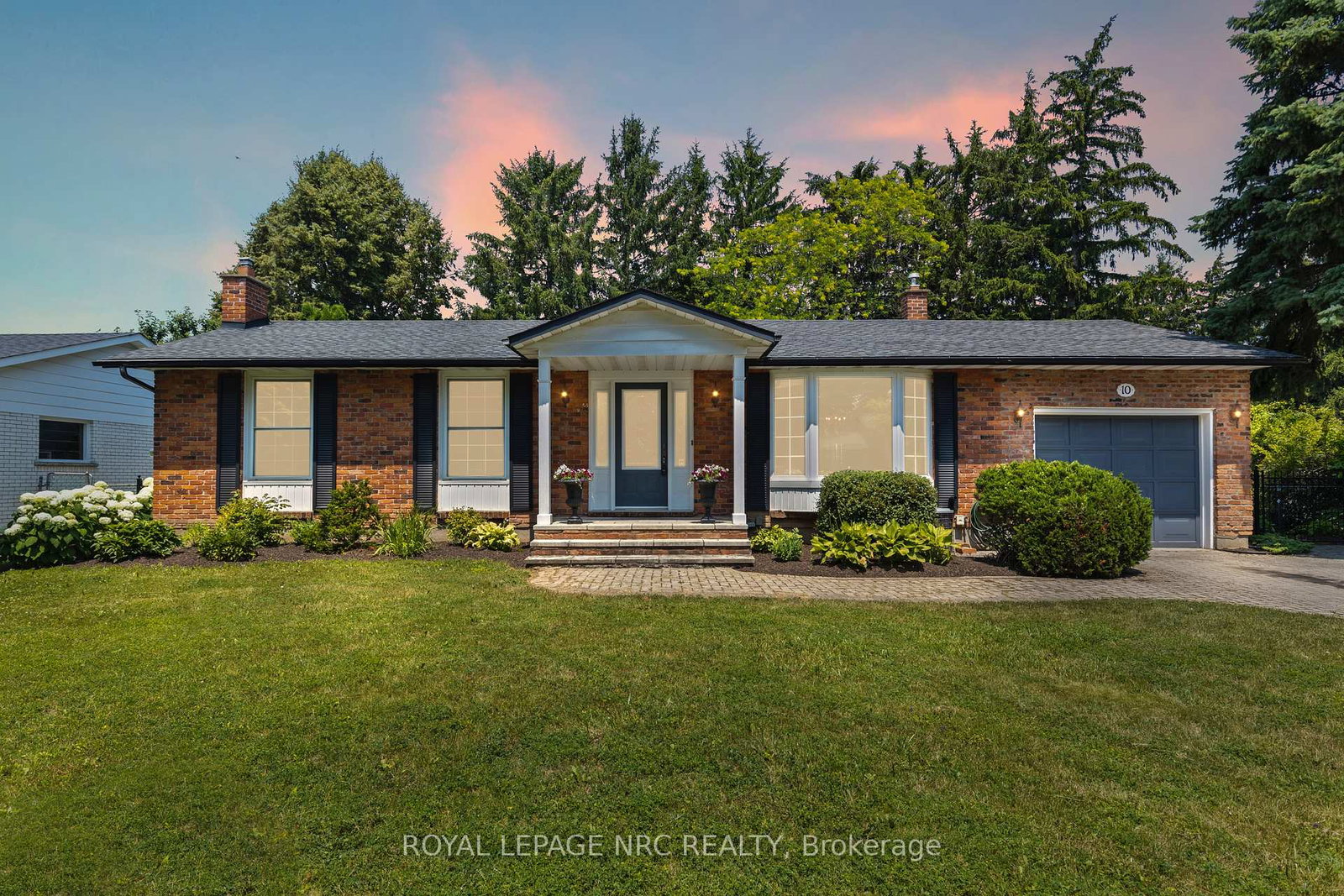 10-upper-canada-drive-niagara-on-the-lake-ontario-x12330181