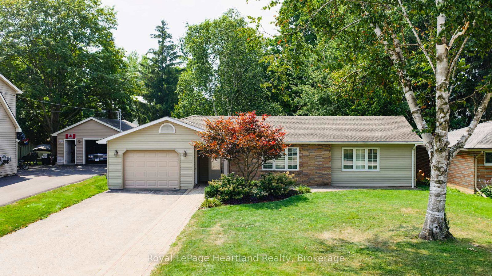 218-princess-street-e-central-huron-ontario-x12330343