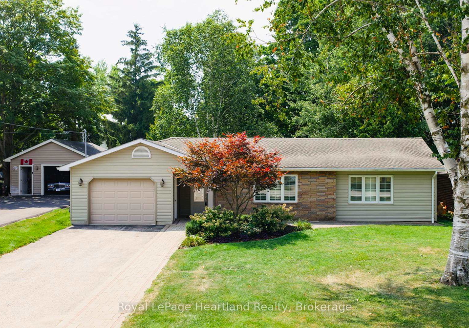 218-princess-street-e-central-huron-ontario-x12330343