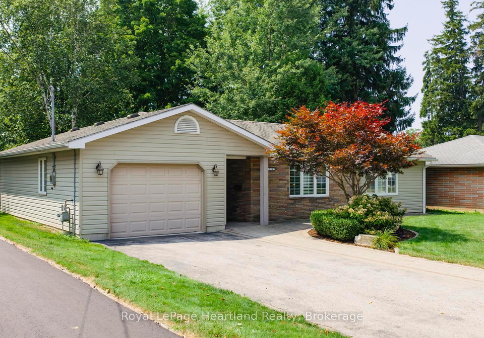 218-princess-street-e-central-huron-ontario-x12330343
