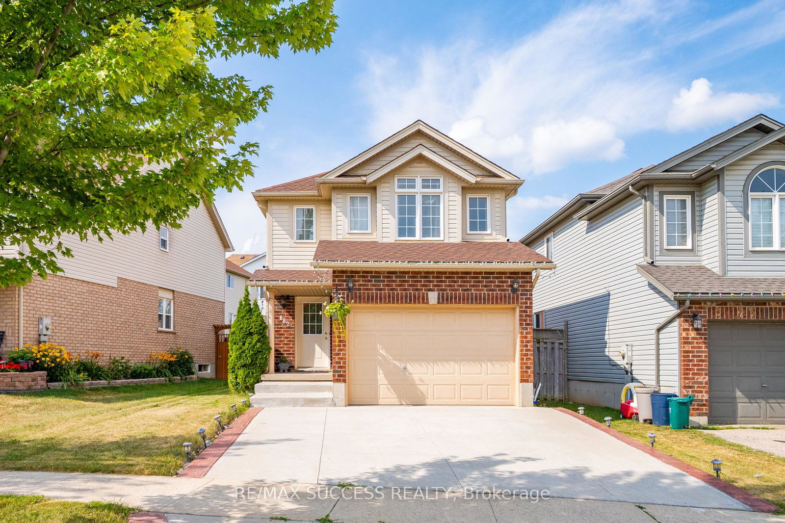 682-activa-avenue-kitchener-ontario-x12330509